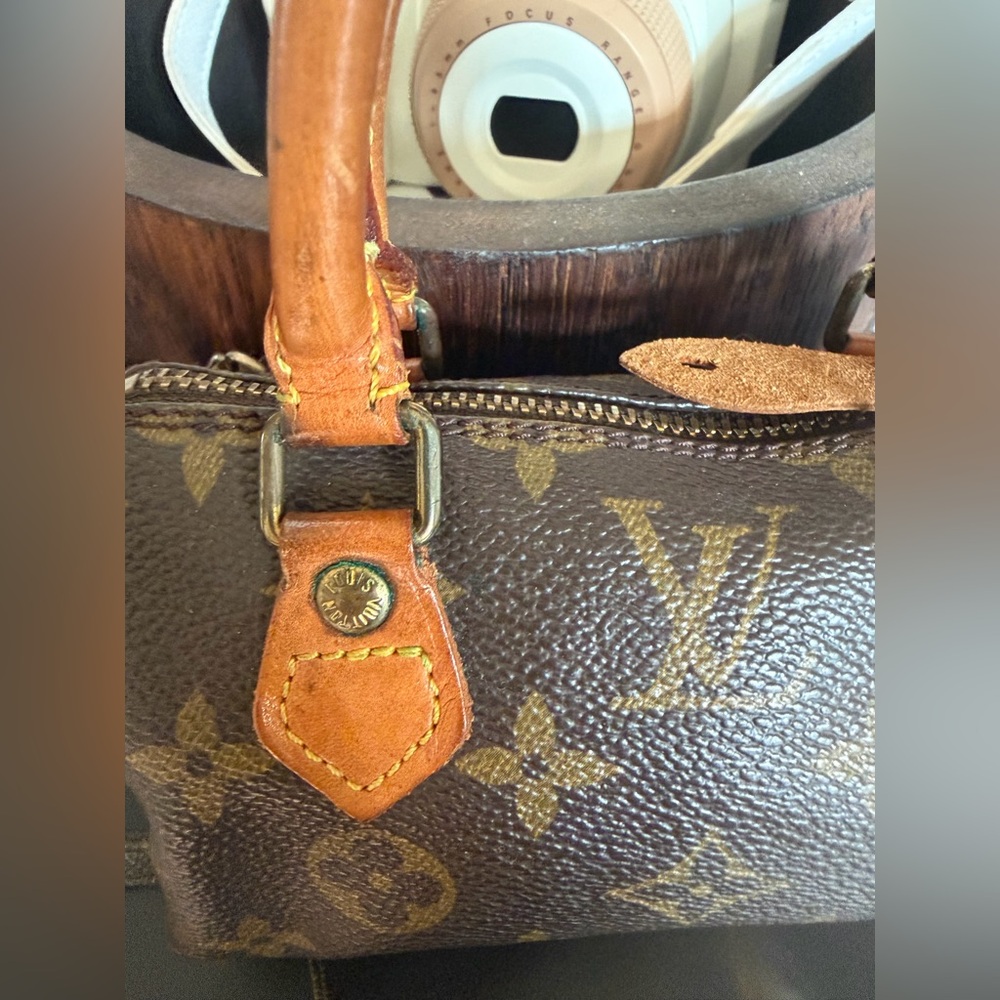 Authentic Louis Vuitton Mini Speedy HL - Picture 4 of 11